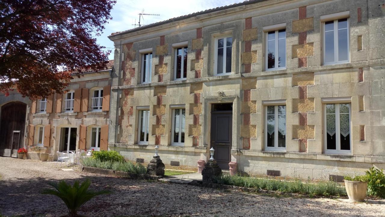 Demeure du Chapitre Chambres d'hôtes de charme Chadenac Exterior foto